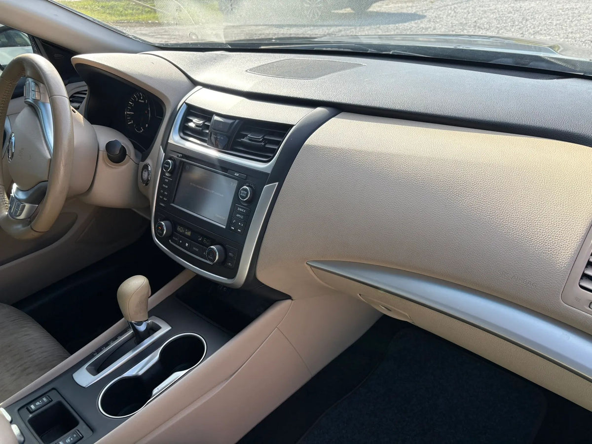 8427- 2017 NISSAN ALTIMA